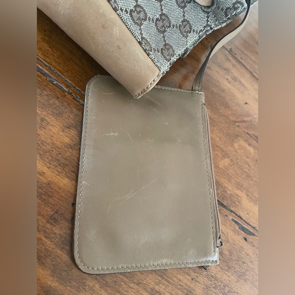 Gucci Canvas and Leather Tote Bag in beige. Great condition and authenticated. - Picture 6 of 11